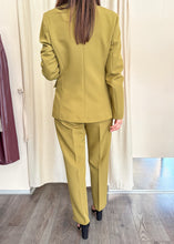 Carica l'immagine nel visualizzatore di Gallery, Completo giacca/pantalone Please