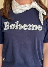 Carica l'immagine nel visualizzatore di Gallery, T-shirt blu Molly Bracken