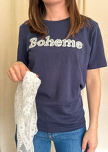 Carica l'immagine nel visualizzatore di Gallery, T-shirt blu Molly Bracken