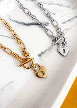 Carica l'immagine nel visualizzatore di Gallery, Collana catena con chiusura lucchetto
