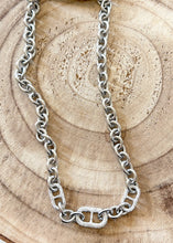 Carica l'immagine nel visualizzatore di Gallery, Collana catena e strass
