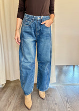 Carica l'immagine nel visualizzatore di Gallery, Jeans barrel
