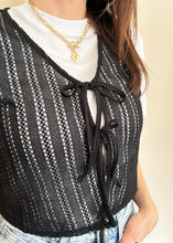 Carica l'immagine nel visualizzatore di Gallery, Gilet con lacci Molly Bracken
