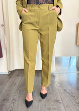 Carica l'immagine nel visualizzatore di Gallery, Completo giacca/pantalone Please
