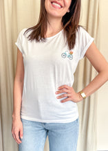Carica l'immagine nel visualizzatore di Gallery, T-shirt bianca Molly Bracken con ricamo 
