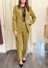 Carica l'immagine nel visualizzatore di Gallery, Completo giacca/pantalone Please
