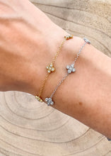 Carica l'immagine nel visualizzatore di Gallery, Bracciale fiore
