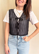 Carica l'immagine nel visualizzatore di Gallery, Gilet con lacci Molly Bracken
