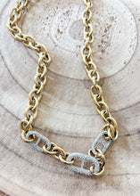 Carica l'immagine nel visualizzatore di Gallery, Collana catena e strass
