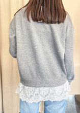 Carica l'immagine nel visualizzatore di Gallery, Felpa con pizzo Lili Sidonio
